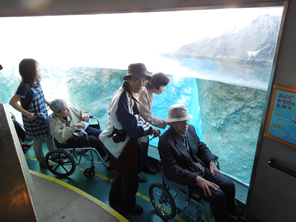 �t�@�~���[�n�E�X �a���ƁE�ʐ^�W4